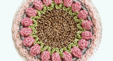Hướng dẫn cách móc lót ly Mandala Coasterl của tác giả Oombawka Design Crochet